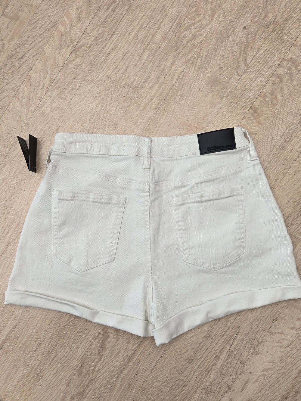 BCBGeneration Cream Pleated Trouser Shorts NWT 9/29